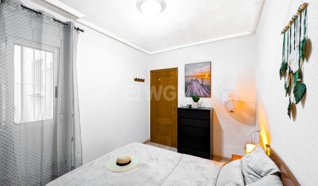 Odsprzedaż - Mieszkanie w bloku - Torrevieja - Costa Blanca