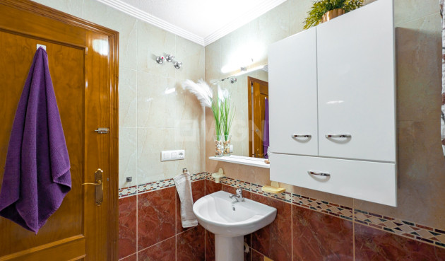 Odsprzedaż - Mieszkanie w bloku - Torrevieja - Costa Blanca