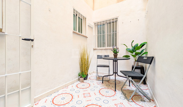 Odsprzedaż - Mieszkanie w bloku - Torrevieja - Costa Blanca