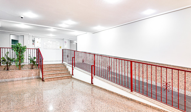 Odsprzedaż - Mieszkanie w bloku - Torrevieja - Costa Blanca