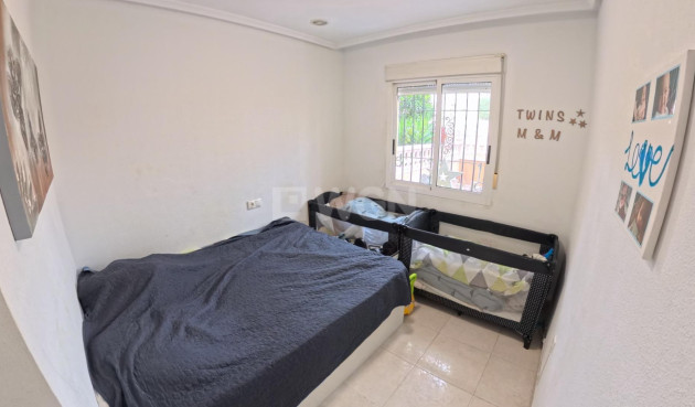 Odsprzedaż - Mieszkanie w bloku - Torrevieja - Centro