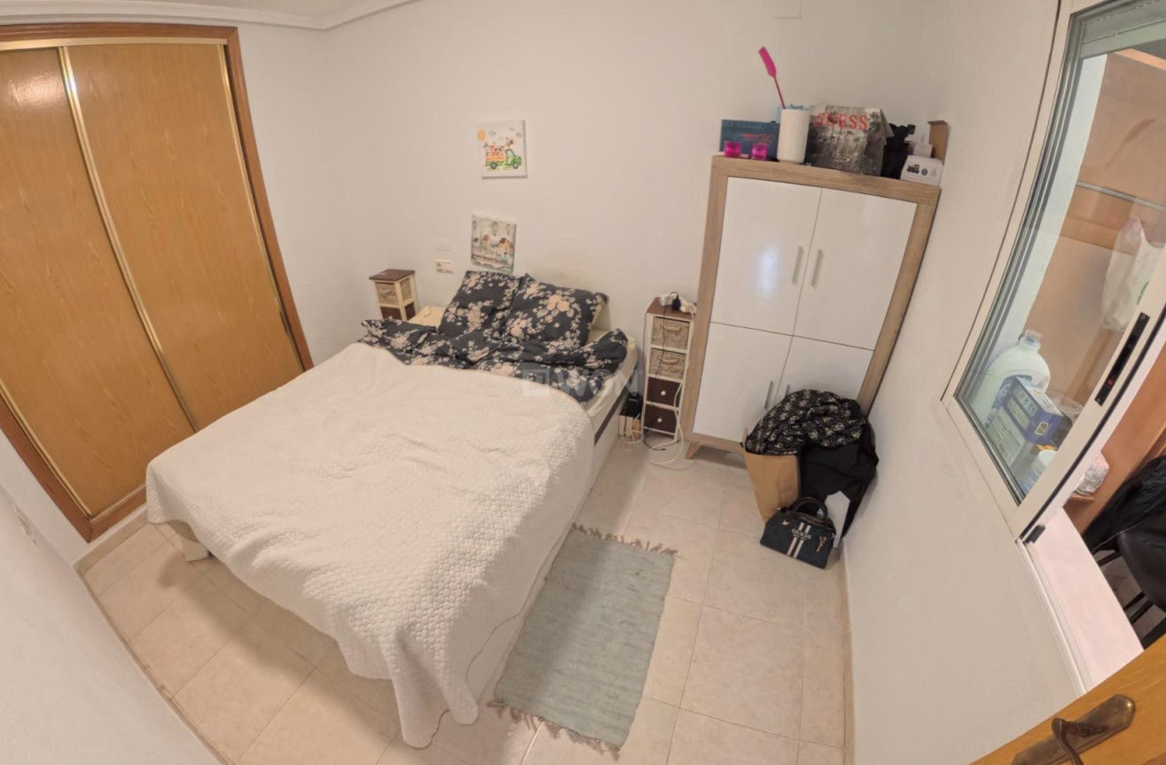 Odsprzedaż - Mieszkanie w bloku - Torrevieja - Centro