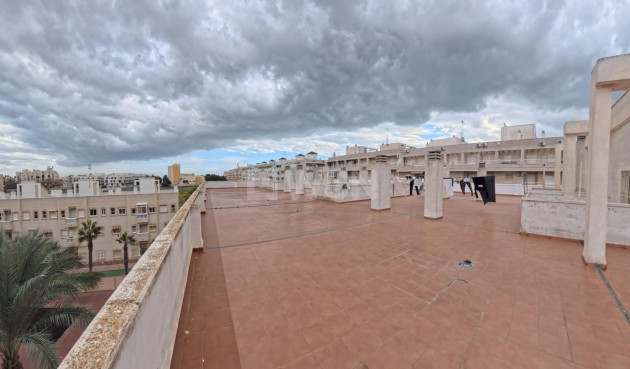 Odsprzedaż - Mieszkanie w bloku - Torrevieja - Centro