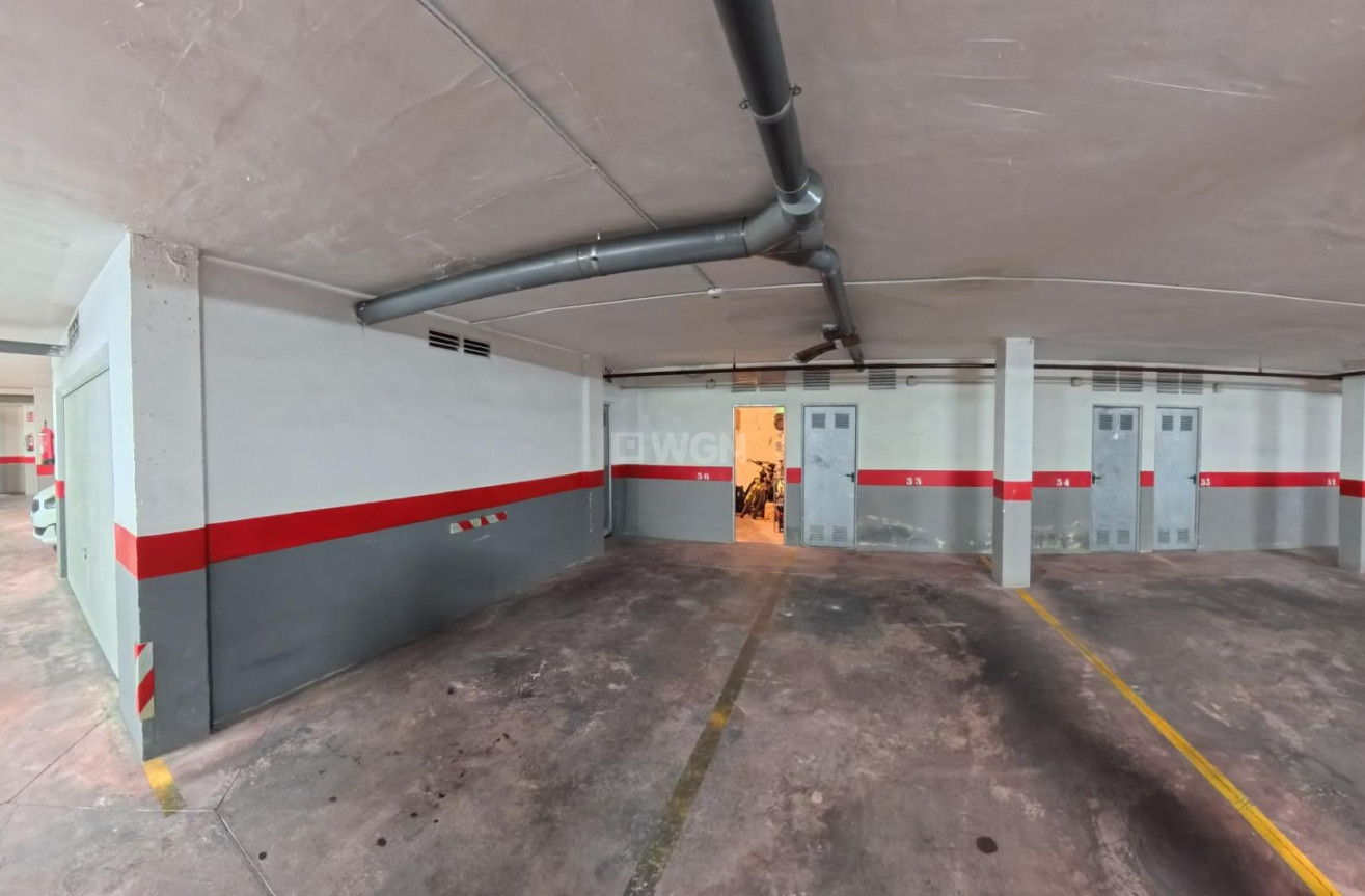 Odsprzedaż - Mieszkanie w bloku - Torrevieja - Centro