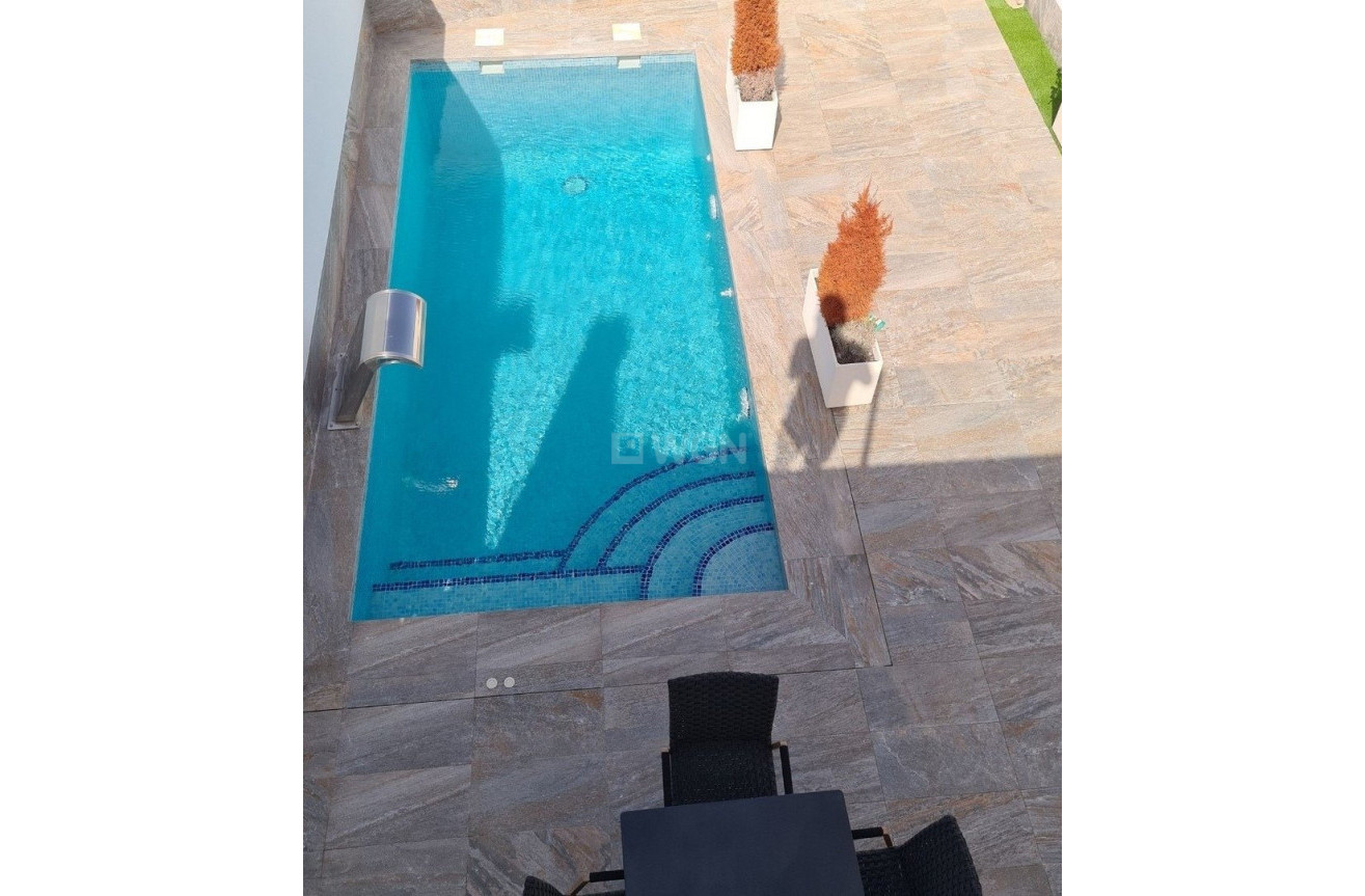 Nowy budynek - Kamienica - Avileses