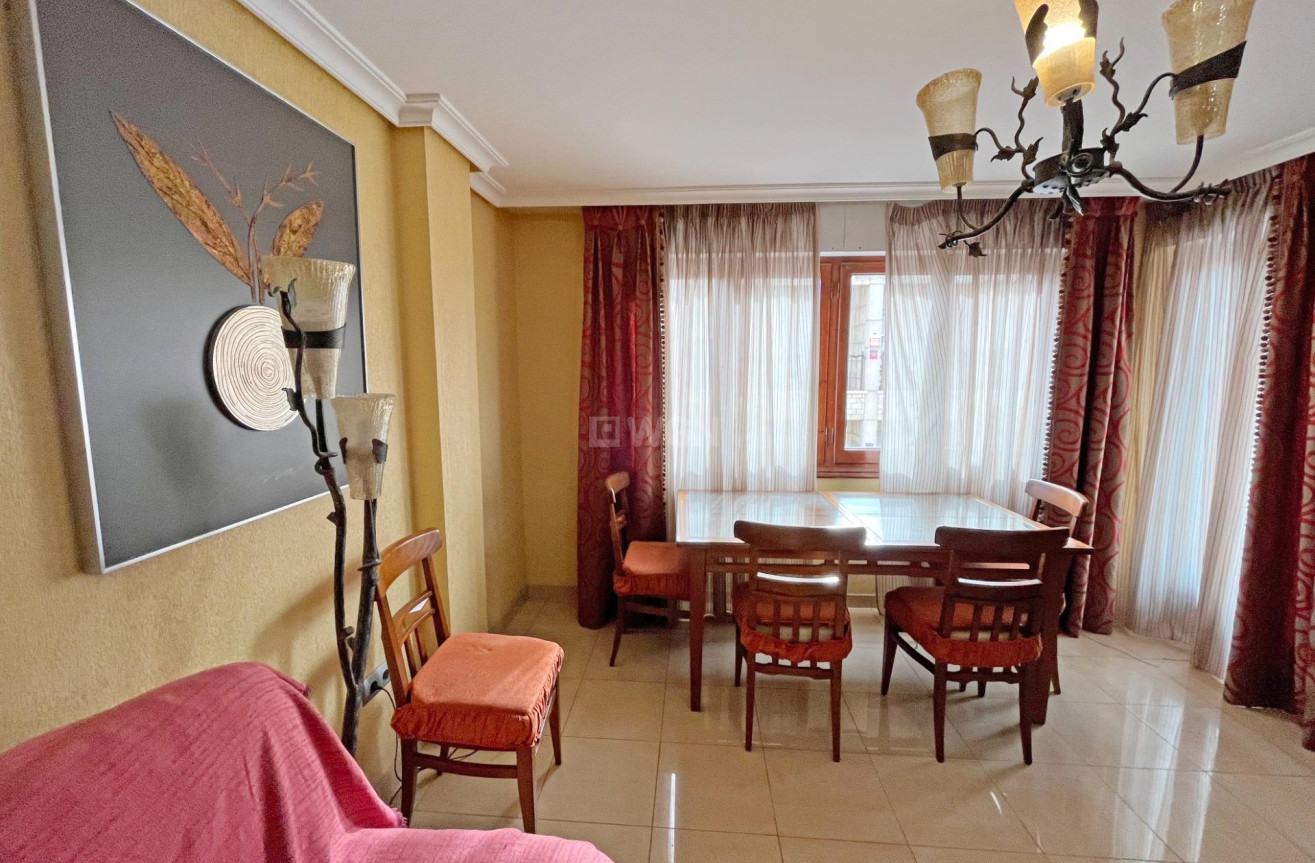 Odsprzedaż - Mieszkanie w bloku - Formentera del Segura - Palacios