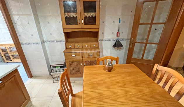 Odsprzedaż - Mieszkanie w bloku - Formentera del Segura - Palacios