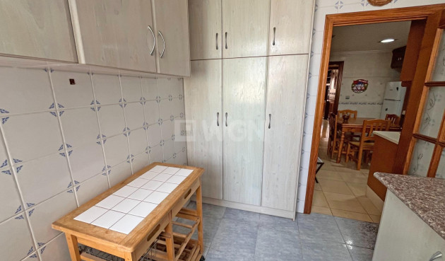 Odsprzedaż - Mieszkanie w bloku - Formentera del Segura - Palacios