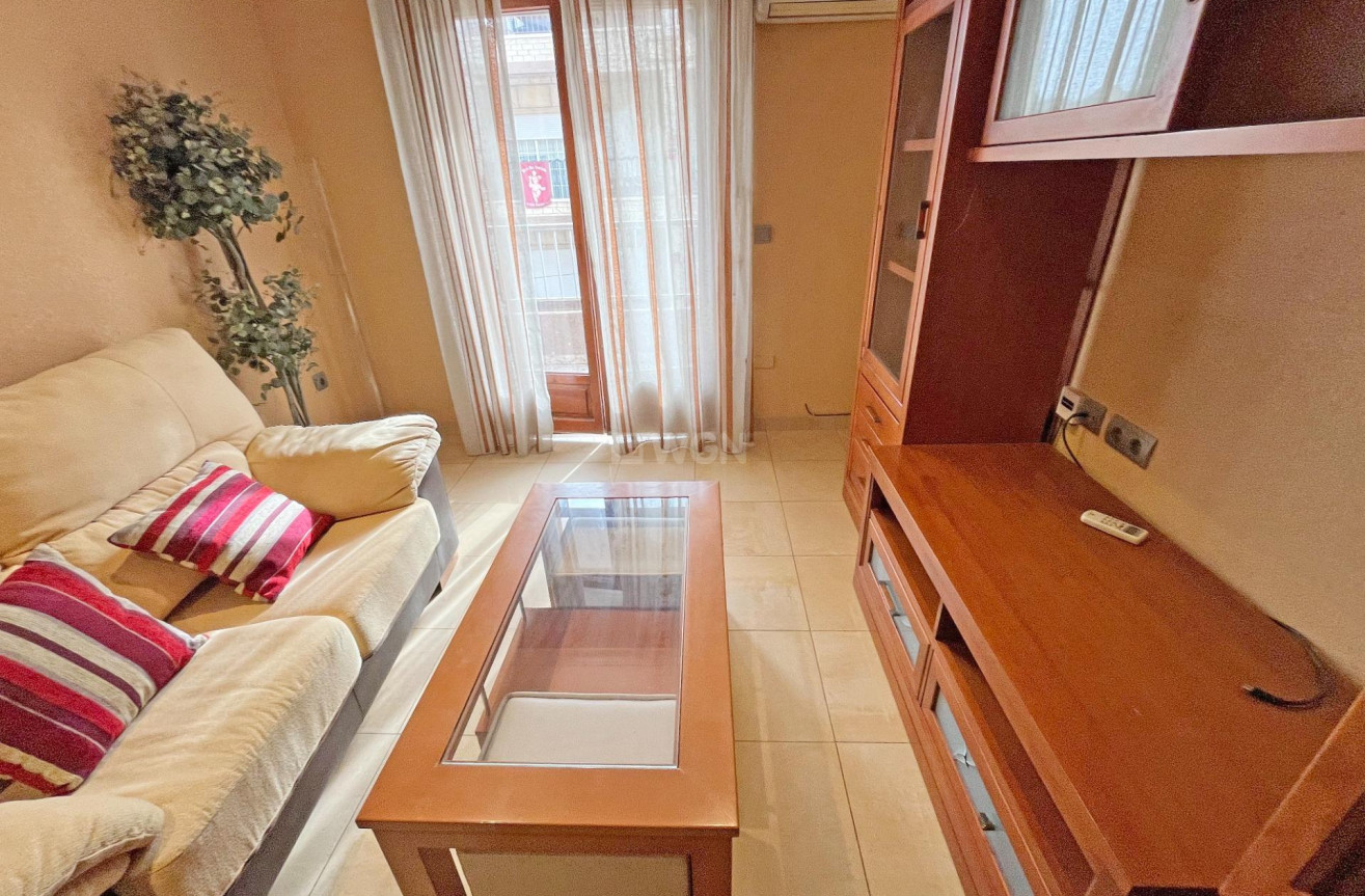 Odsprzedaż - Mieszkanie w bloku - Formentera del Segura - Palacios