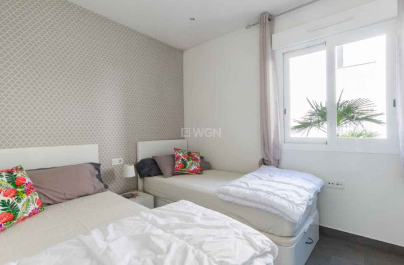 Odsprzedaż - Mieszkanie w bloku - Torrevieja - Costa Blanca