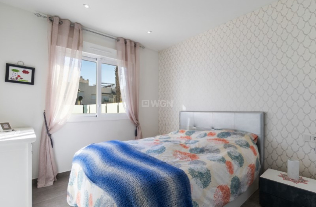 Odsprzedaż - Mieszkanie w bloku - Torrevieja - Costa Blanca