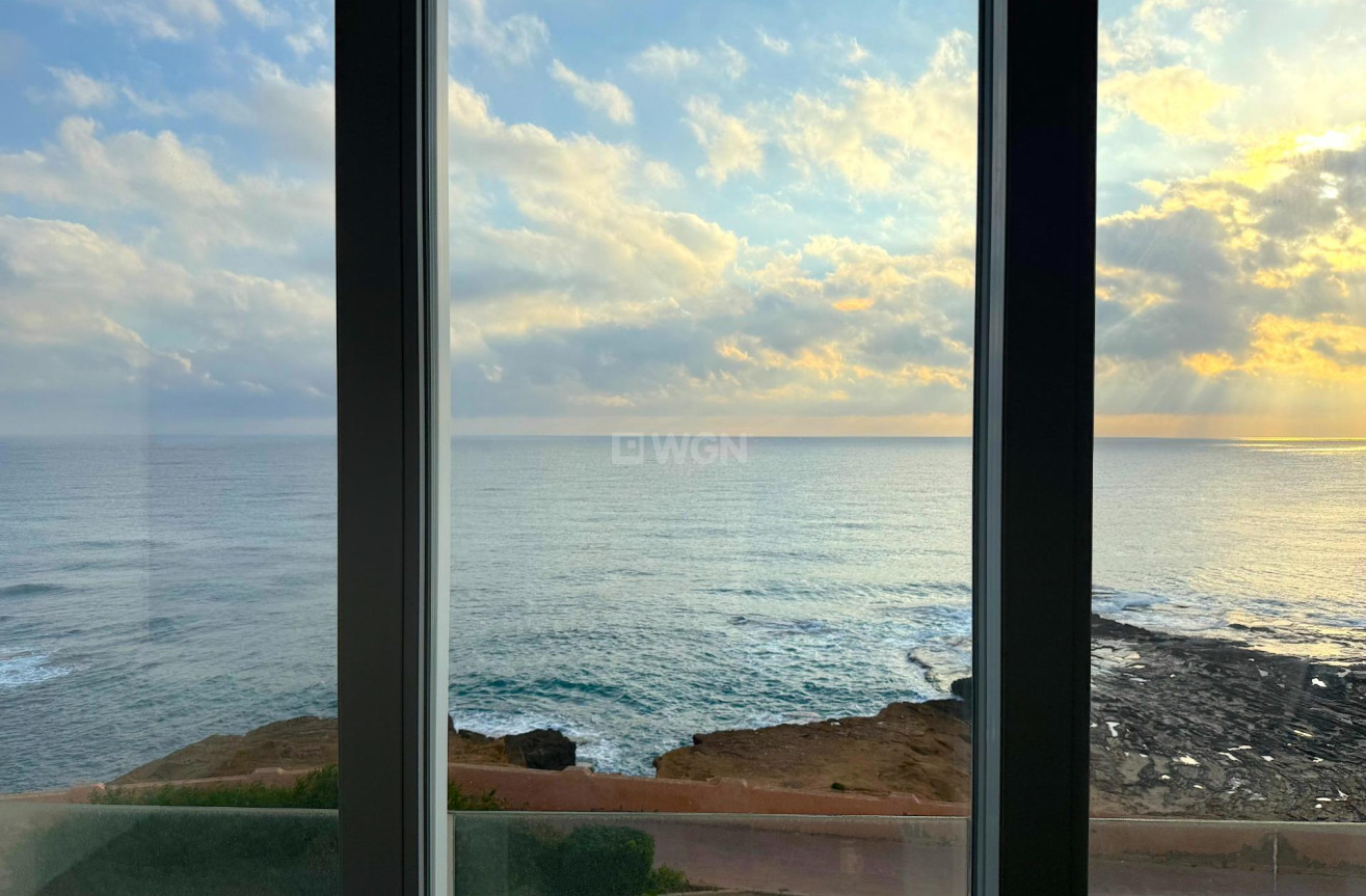 Odsprzedaż - Mieszkanie w bloku - Torrevieja - Cabo Cervera