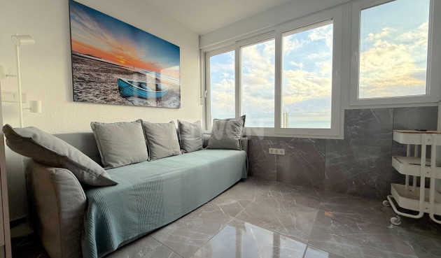 Odsprzedaż - Mieszkanie w bloku - Torrevieja - Cabo Cervera