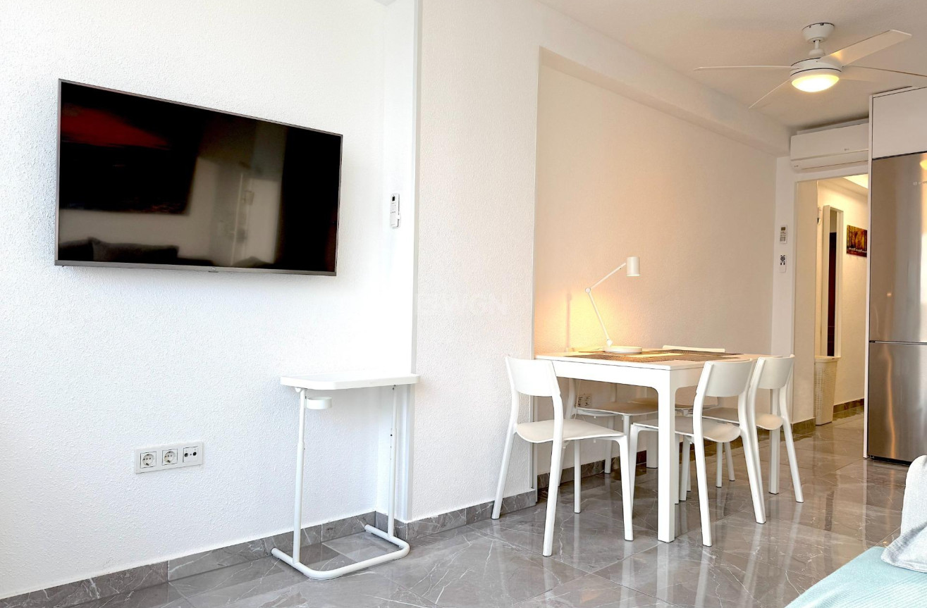 Odsprzedaż - Mieszkanie w bloku - Torrevieja - Cabo Cervera