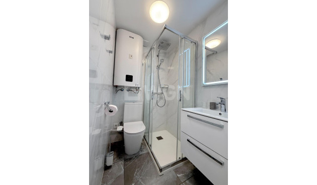 Odsprzedaż - Mieszkanie w bloku - Torrevieja - Cabo Cervera