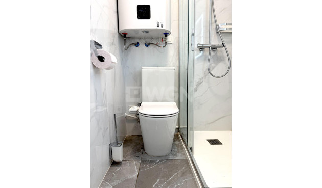 Odsprzedaż - Mieszkanie w bloku - Torrevieja - Cabo Cervera