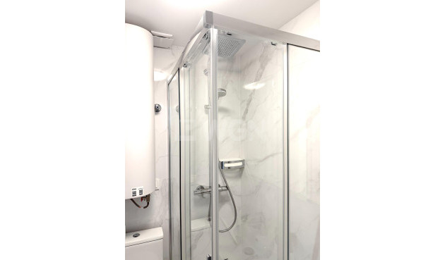 Odsprzedaż - Mieszkanie w bloku - Torrevieja - Cabo Cervera