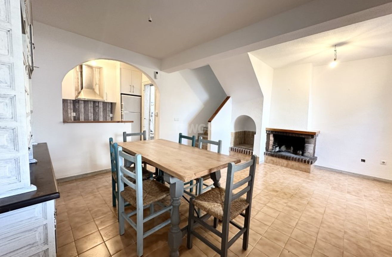 Odsprzedaż - Kamienica - Torrevieja - Costa Blanca