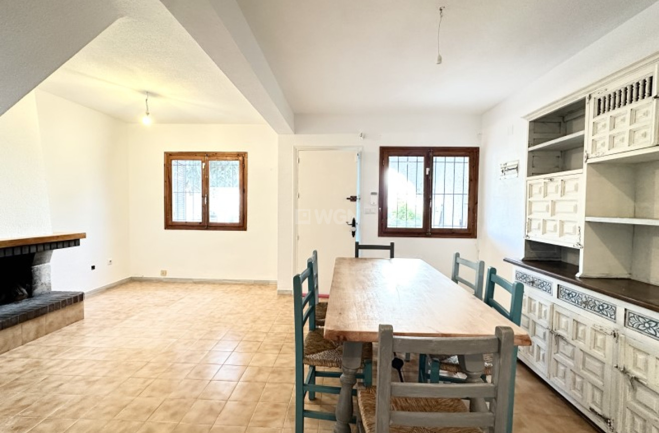 Odsprzedaż - Kamienica - Torrevieja - Costa Blanca