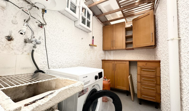 Odsprzedaż - Kamienica - Torrevieja - Costa Blanca