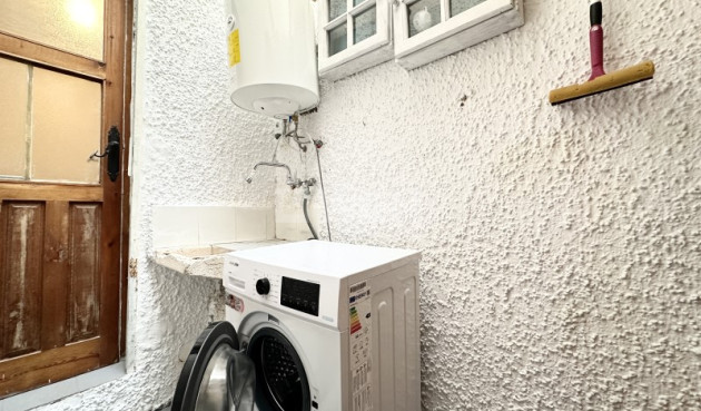 Odsprzedaż - Kamienica - Torrevieja - Costa Blanca