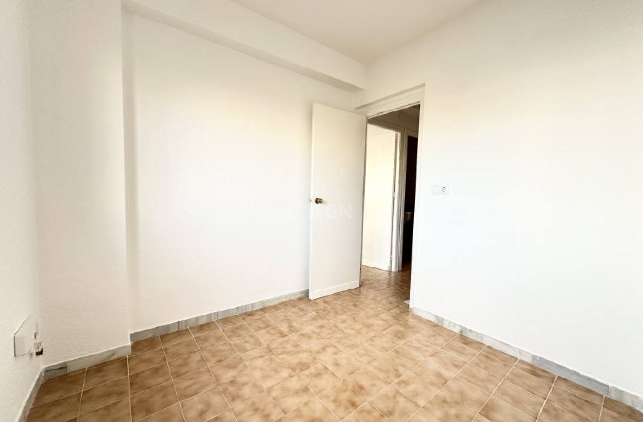 Odsprzedaż - Kamienica - Torrevieja - Costa Blanca