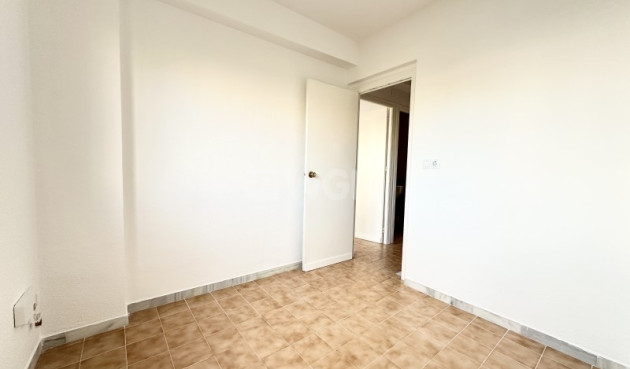 Odsprzedaż - Kamienica - Torrevieja - Costa Blanca