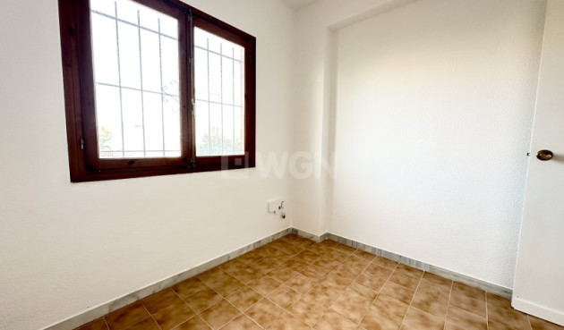 Odsprzedaż - Kamienica - Torrevieja - Costa Blanca