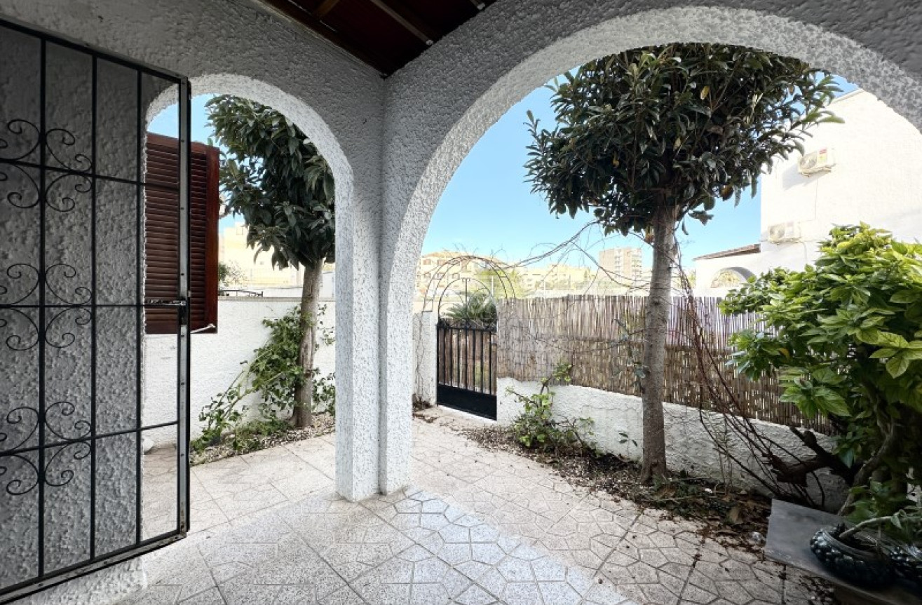 Odsprzedaż - Kamienica - Torrevieja - Costa Blanca