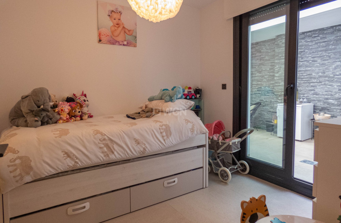 Odsprzedaż - Mieszkanie w bloku - Guardamar del Segura - Costa Blanca