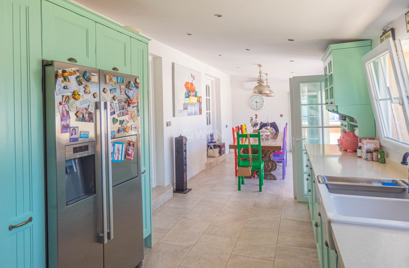 Odsprzedaż - Villa - Heredades - Costa Blanca