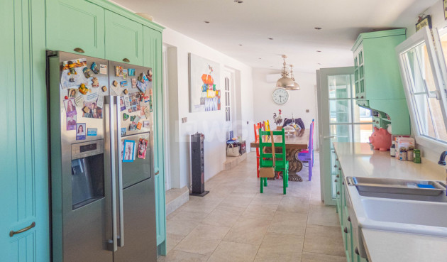 Odsprzedaż - Villa - Heredades - Costa Blanca