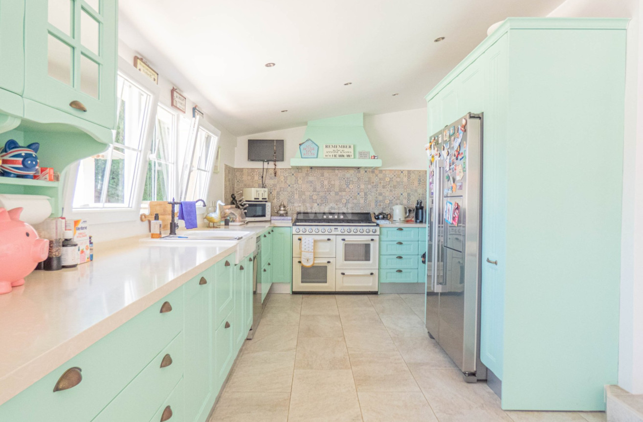 Odsprzedaż - Villa - Heredades - Costa Blanca