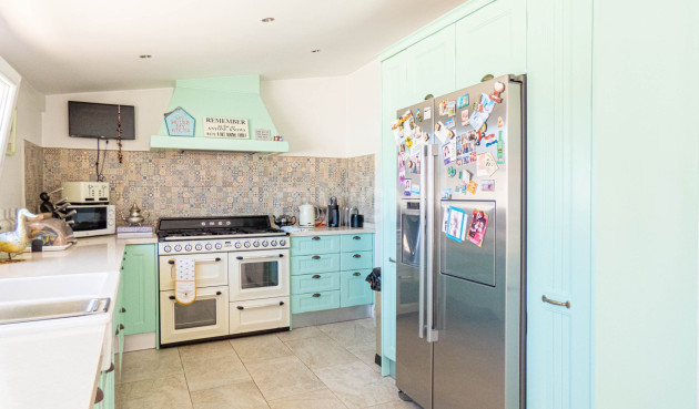 Odsprzedaż - Villa - Heredades - Costa Blanca