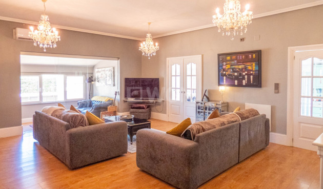 Odsprzedaż - Villa - Heredades - Costa Blanca