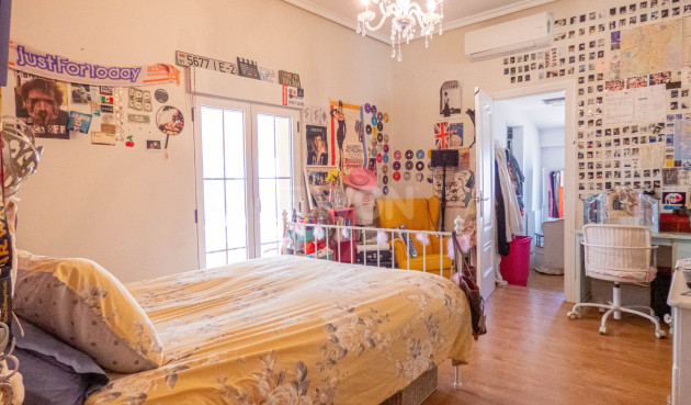 Odsprzedaż - Villa - Heredades - Costa Blanca