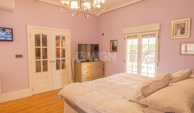 Odsprzedaż - Villa - Heredades - Costa Blanca