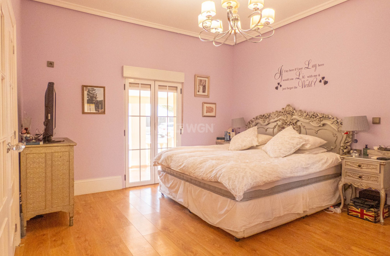 Odsprzedaż - Villa - Heredades - Costa Blanca