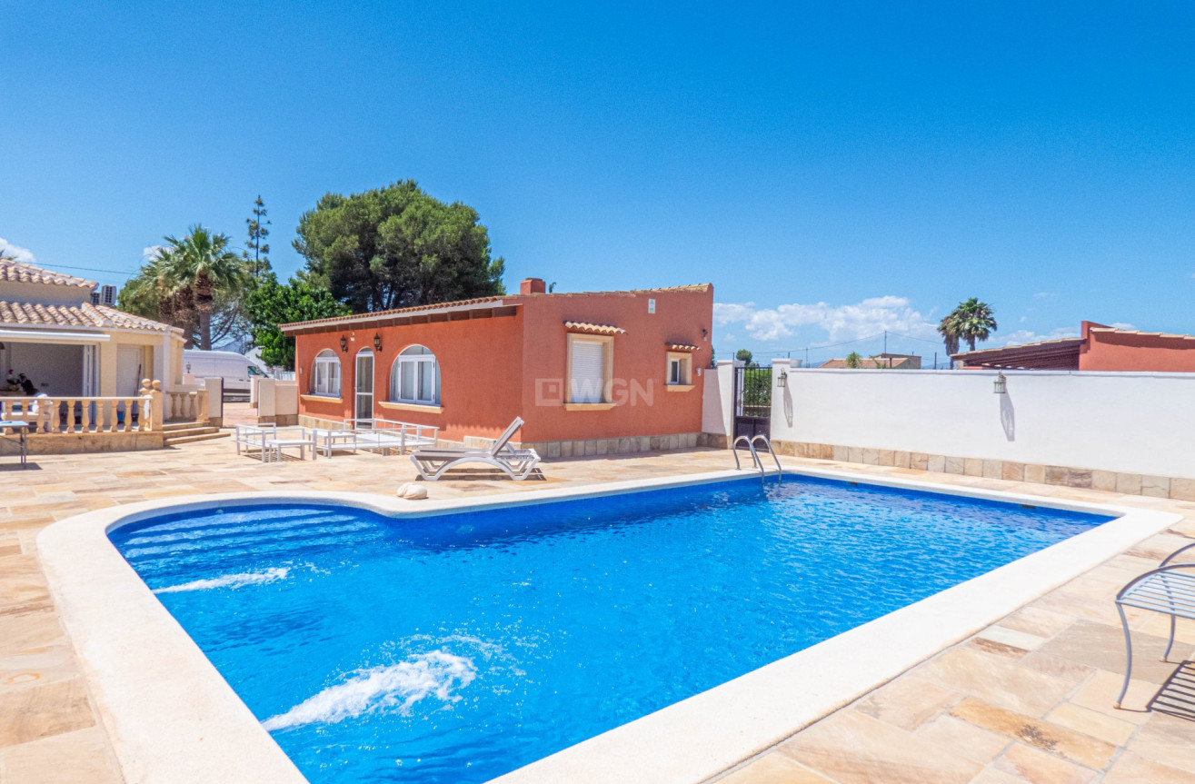 Odsprzedaż - Villa - Heredades - Costa Blanca