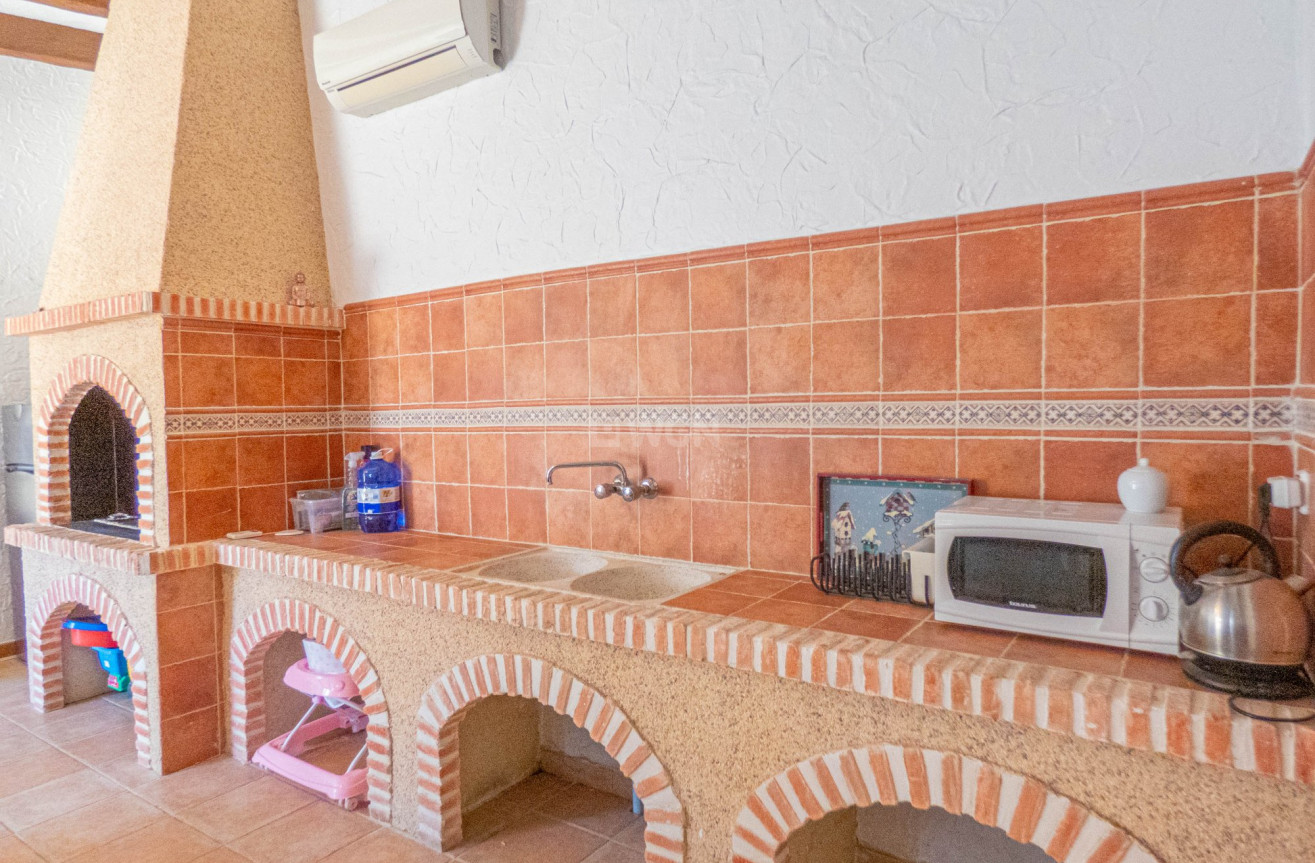 Odsprzedaż - Villa - Heredades - Costa Blanca