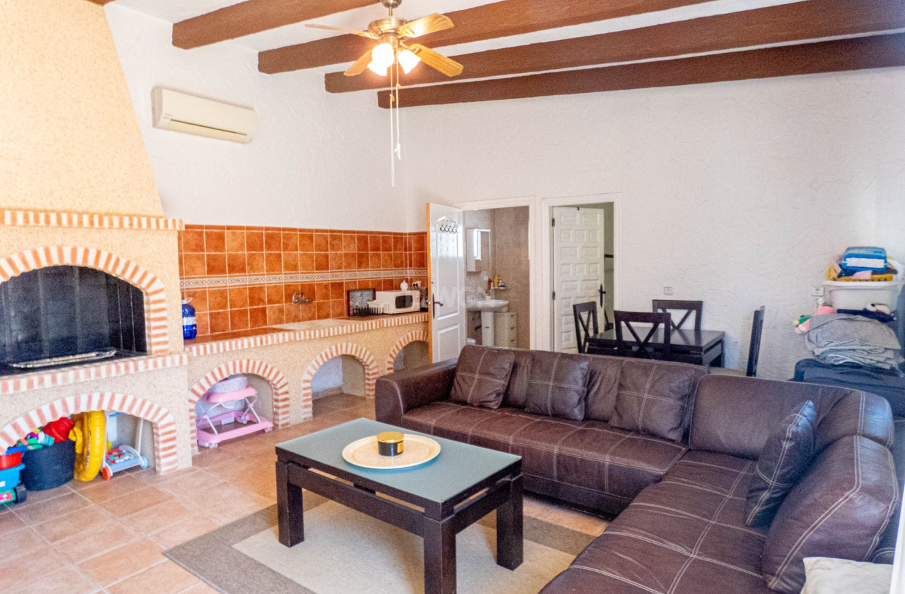 Odsprzedaż - Villa - Heredades - Costa Blanca