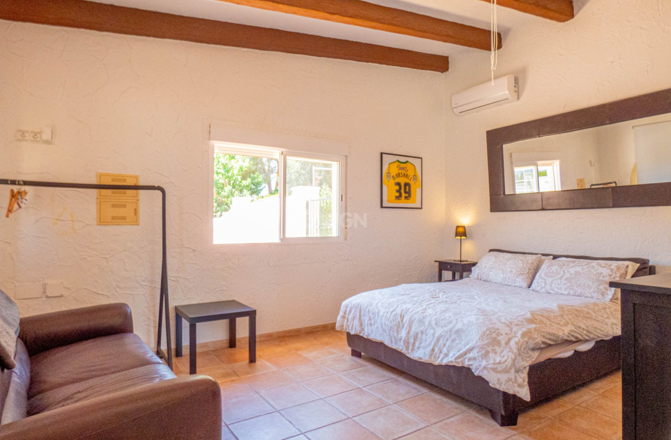 Odsprzedaż - Villa - Heredades - Costa Blanca