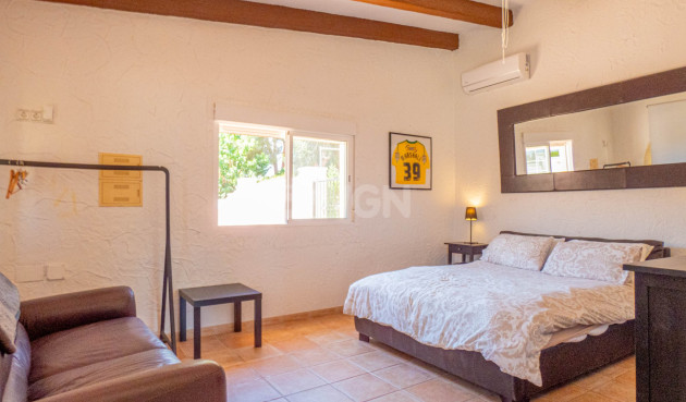 Odsprzedaż - Villa - Heredades - Costa Blanca