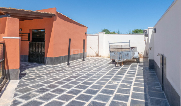 Odsprzedaż - Villa - Heredades - Costa Blanca