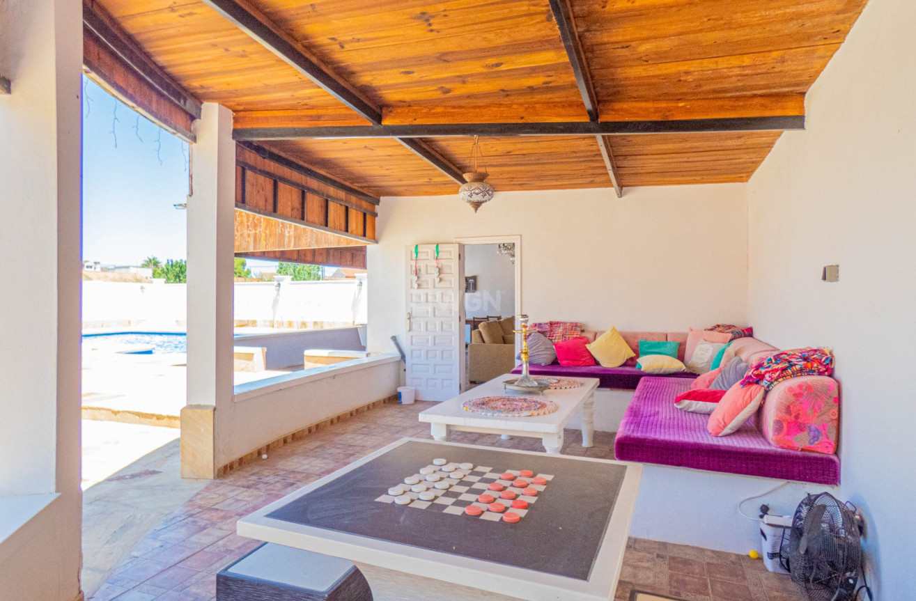 Odsprzedaż - Villa - Heredades - Costa Blanca