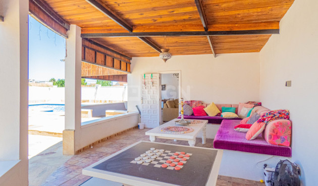 Odsprzedaż - Villa - Heredades - Costa Blanca