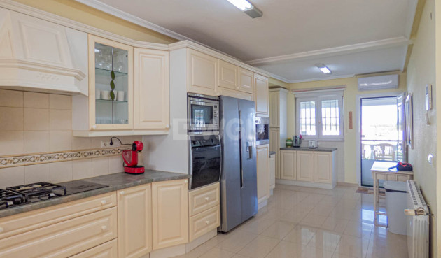 Odsprzedaż - Villa - San Miguel de Salinas - Inland