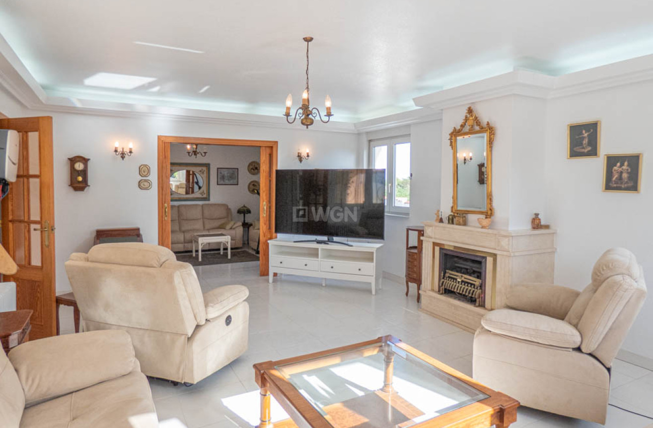 Odsprzedaż - Villa - San Miguel de Salinas - Inland