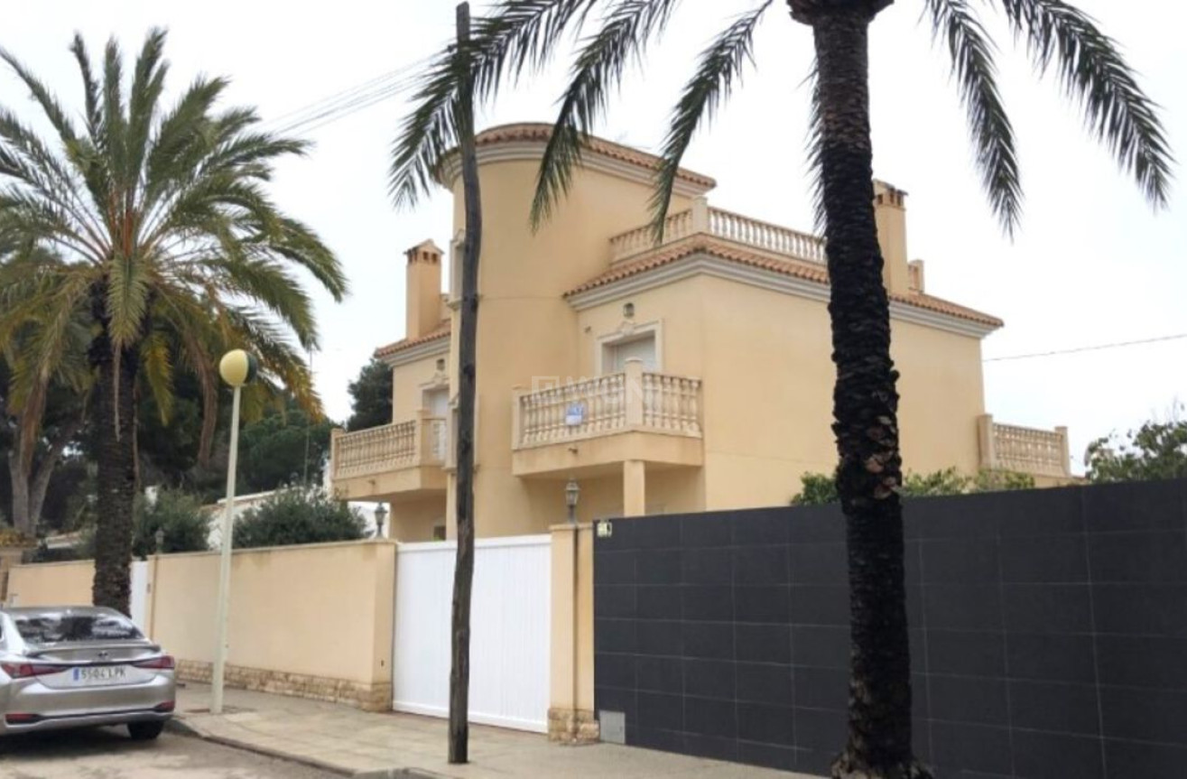 Resale - Villa - Cabo Roig - Costa Blanca