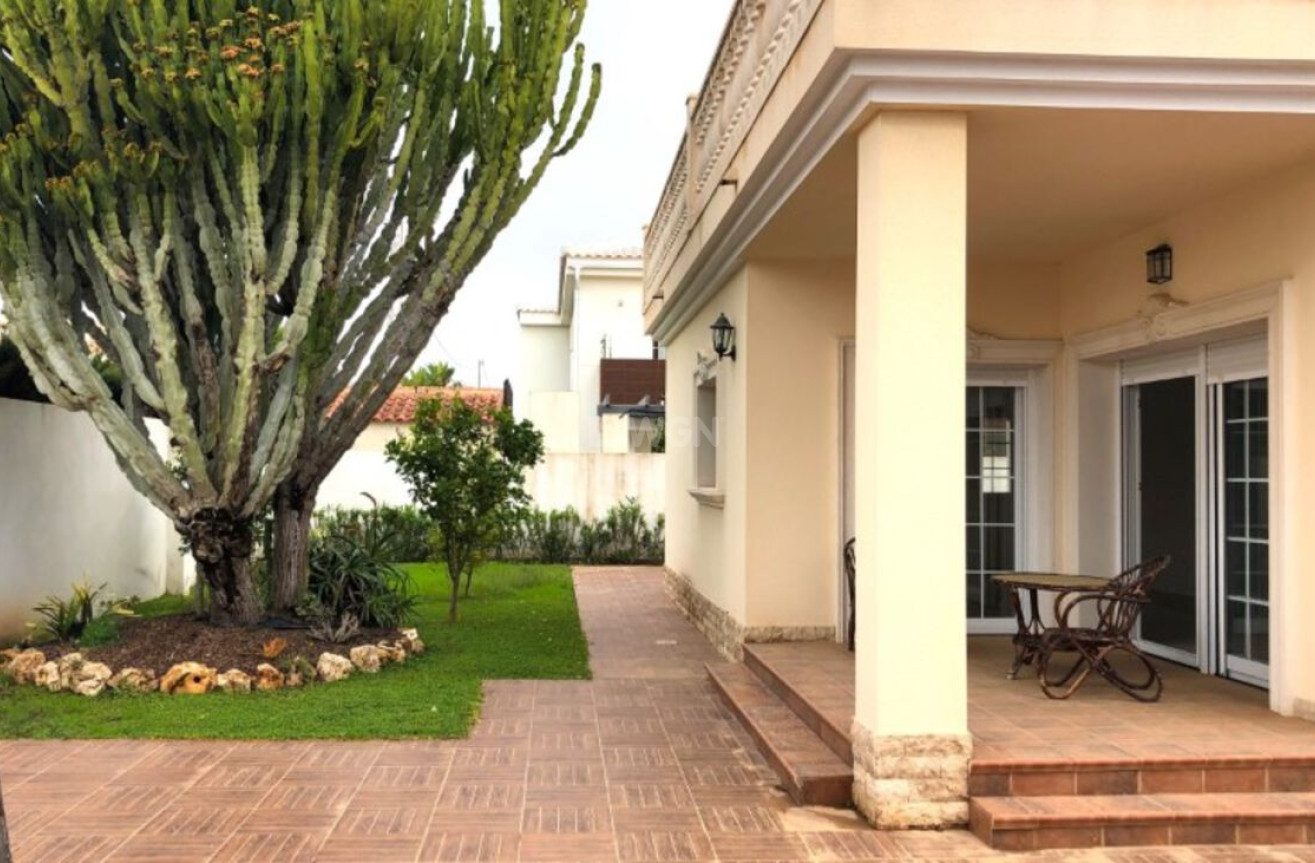 Resale - Villa - Cabo Roig - Costa Blanca